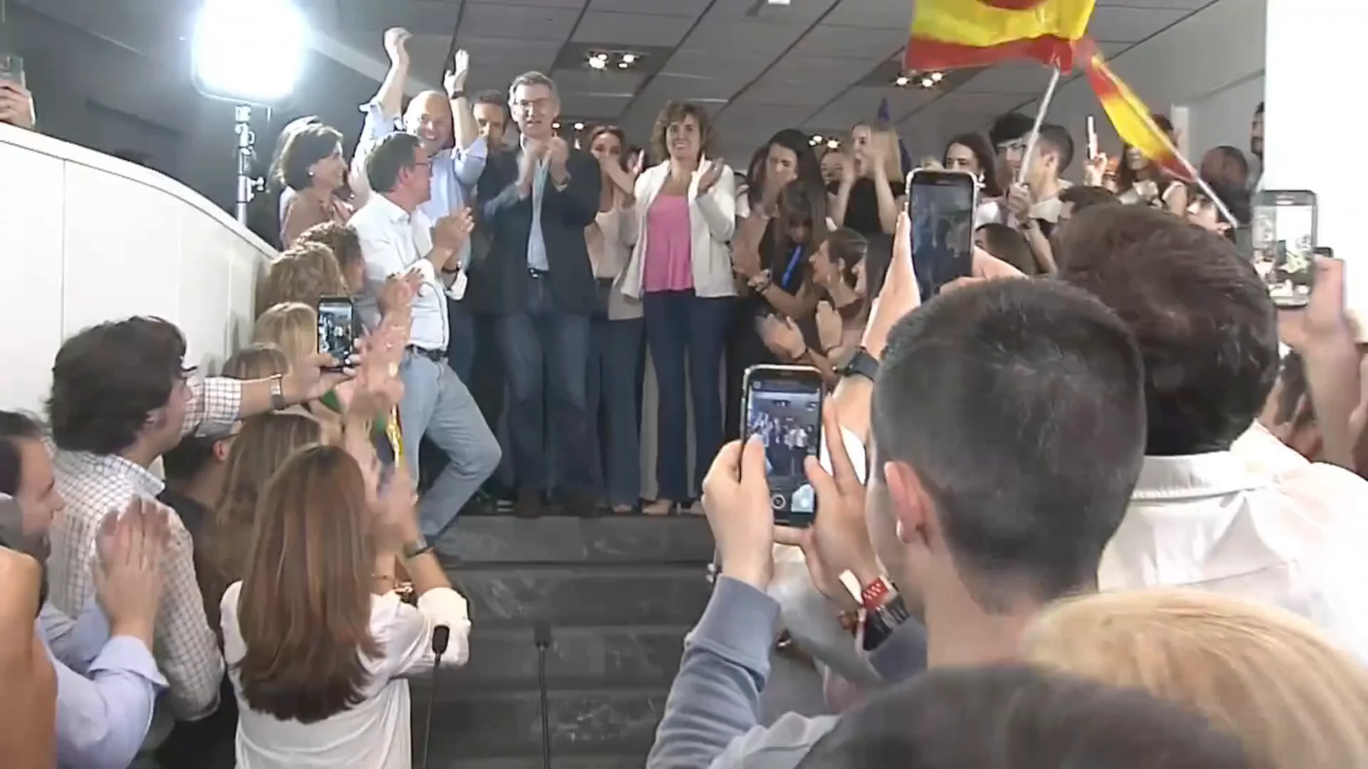 Los populares celebran su victoria en las elecciones europeas Los populares celebran su victoria en las elecciones europeas