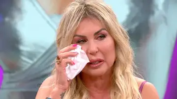 Malena Gracia responde a la familia de Arévalo tras su polémica canción: "Me duele, es un homenaje para él"