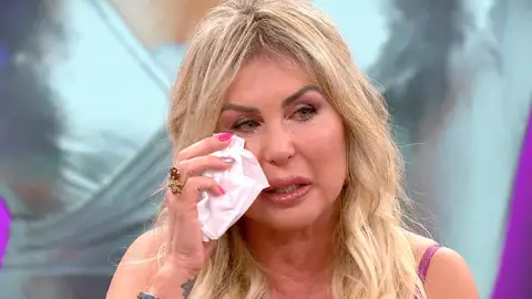 Malena Gracia responde a la familia de Arévalo tras su polémica canción: "Me duele, es un homenaje para él"