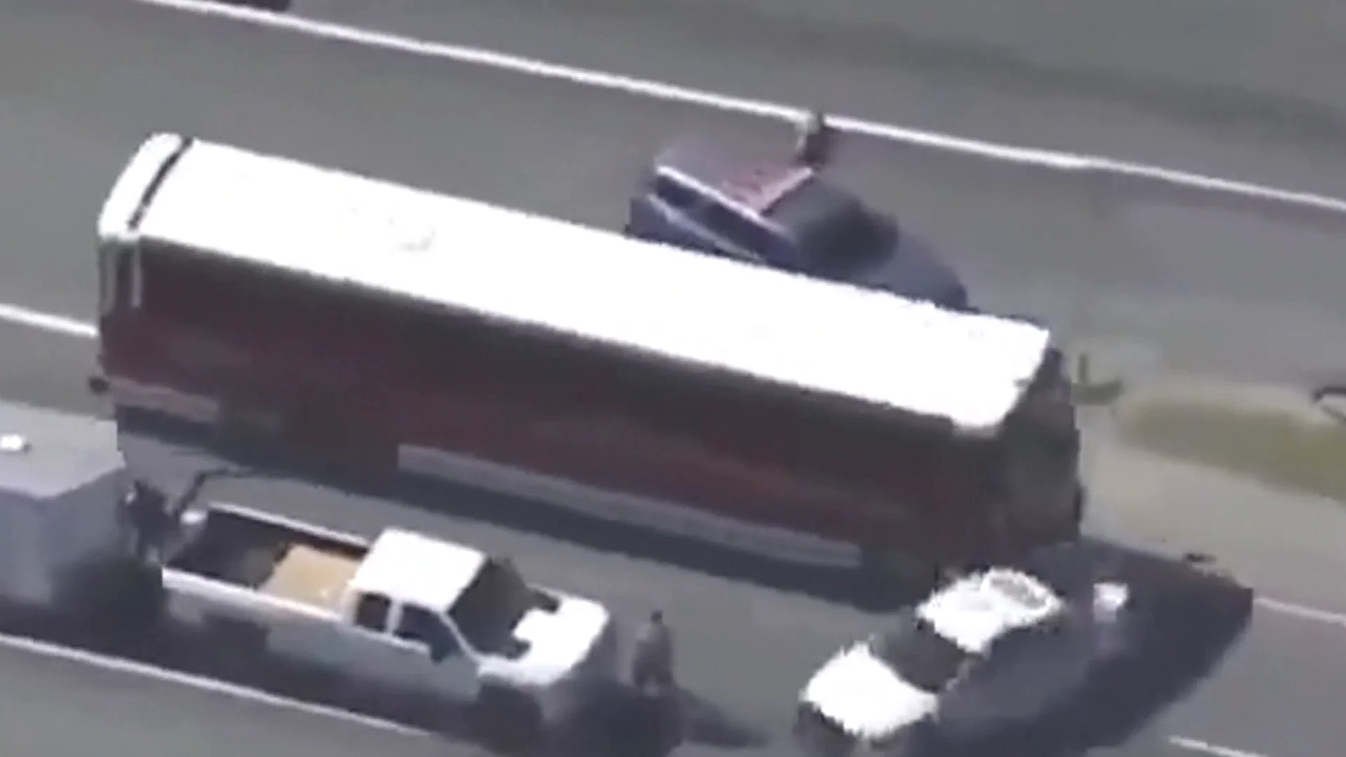 Una persecución policial de película con un autobús Una persecución policial de película con un autobús