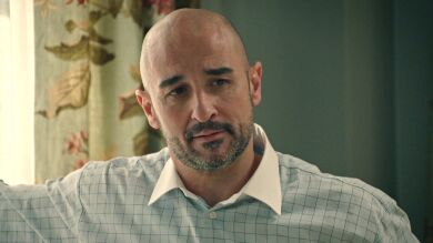 Capítulo 77 de Sueños de libertad; 12 de junio: Jesús y Damián buscan desesperados a Begoña mientras Andrés trata de salvarle la vida