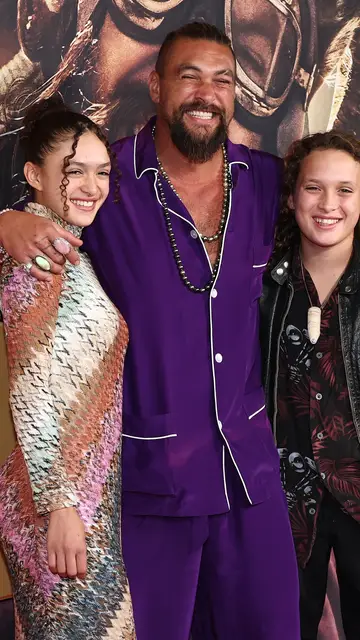 Jason Momoa con sus hijos, Nakoa-Wolf y Lola Iolani Jason Momoa con sus hijos, Nakoa-Wolf y Lola Iolani