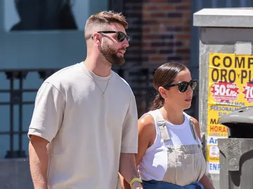 Anabel Pantoja y David Rodríguez paseando por Madrid Anabel Pantoja y David Rodríguez paseando por Madrid
