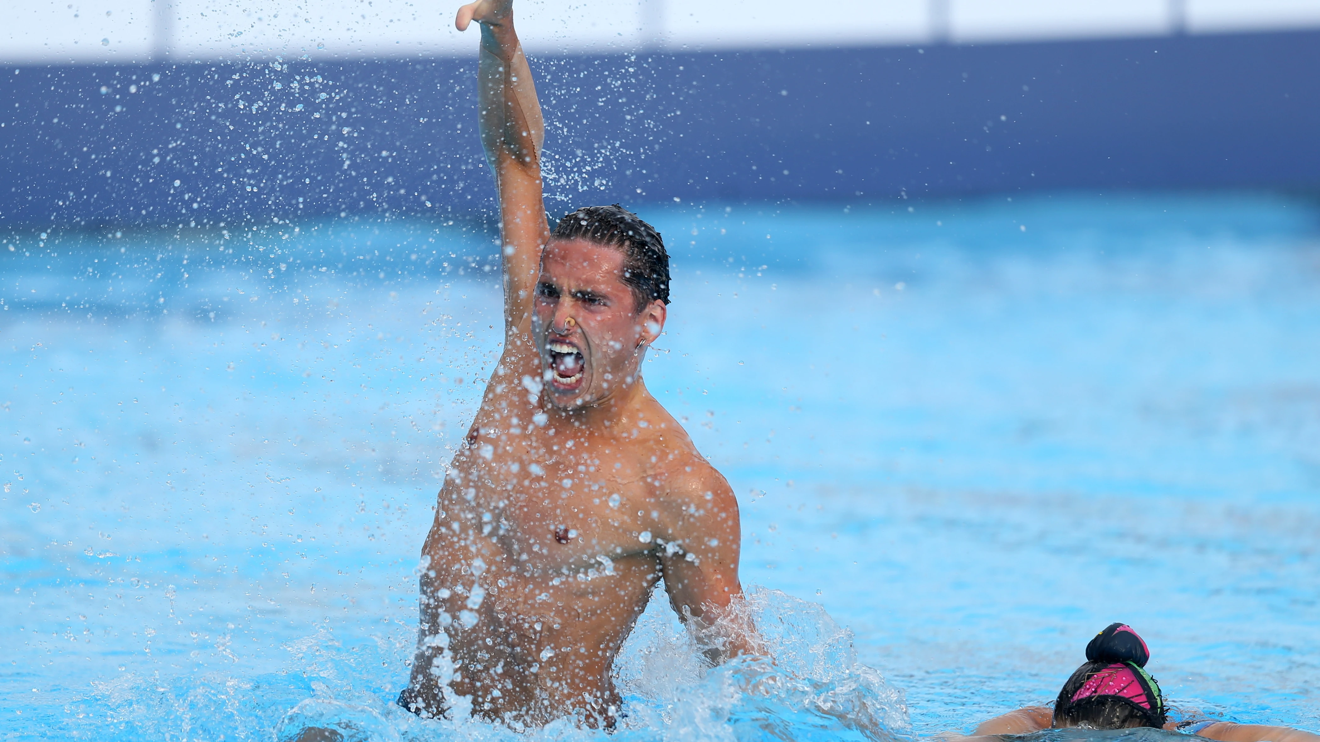 Dennis González, en un momento de su actuación junto a Emma García en la final libre del dúo mixto del Europeo Dennis González, en un momento de su actuación junto a Emma García en la final libre del dúo mixto del Europeo