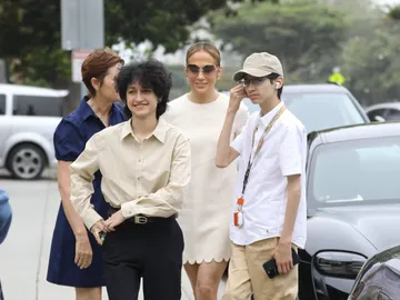 Jennifer Lopez con sus hijos Max y Emme Jennifer Lopez con sus hijos Max y Emme