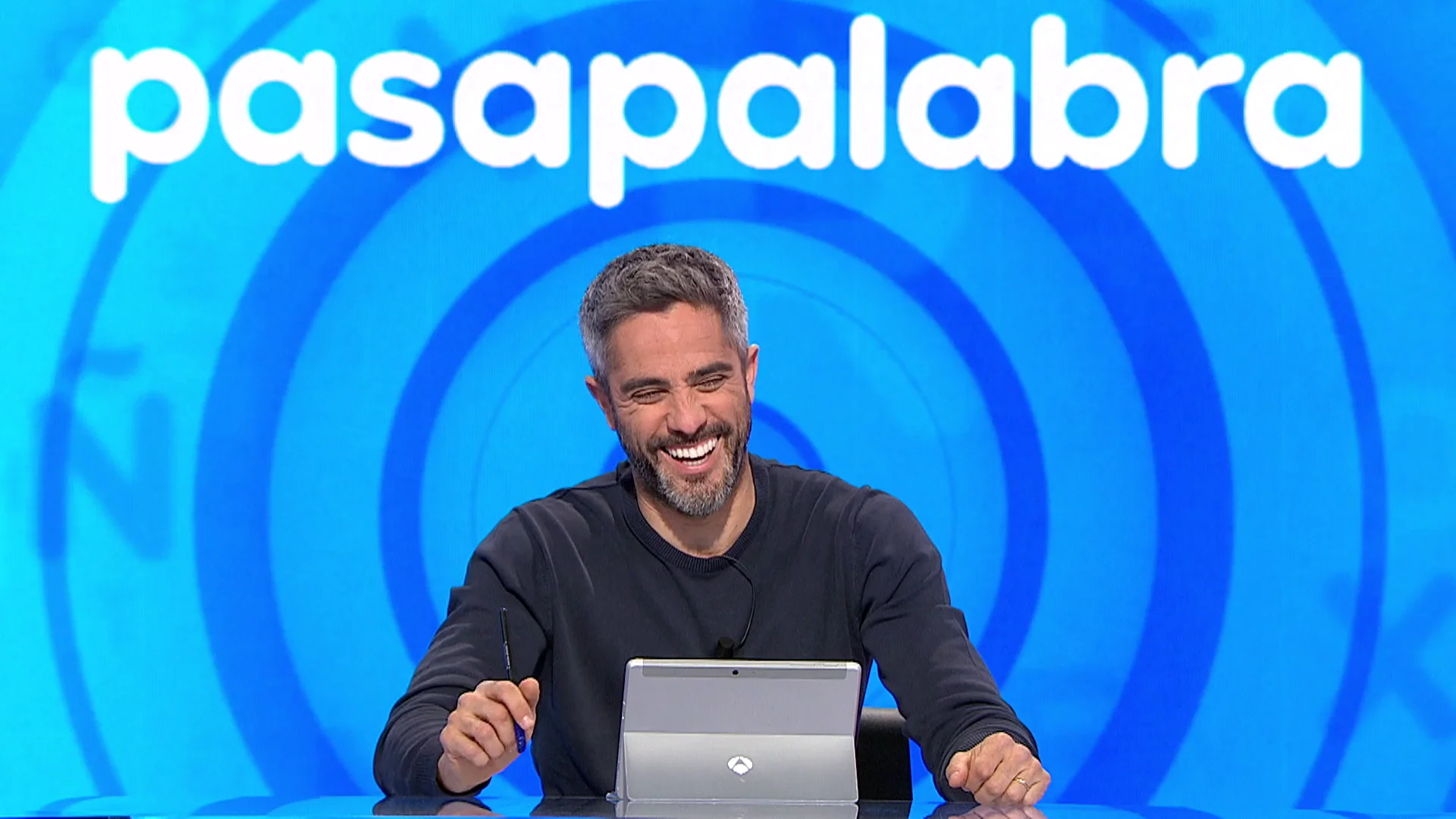 Roberto Leal presentando Pasapalabra