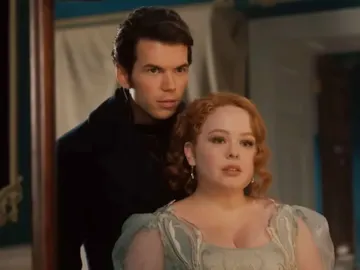 Nicola Coughlan y Luke Newton como Penelope Featherington y Colin Bridgerton Nicola Coughlan y Luke Newton como Penelope Featherington y Colin Bridgerton