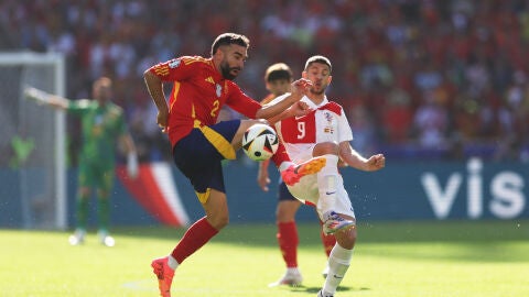 Carvajal controla un bal&oacute;n ante Kramaric