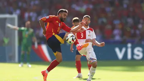 Carvajal controla un balón ante Kramaric Carvajal controla un balón ante Kramaric