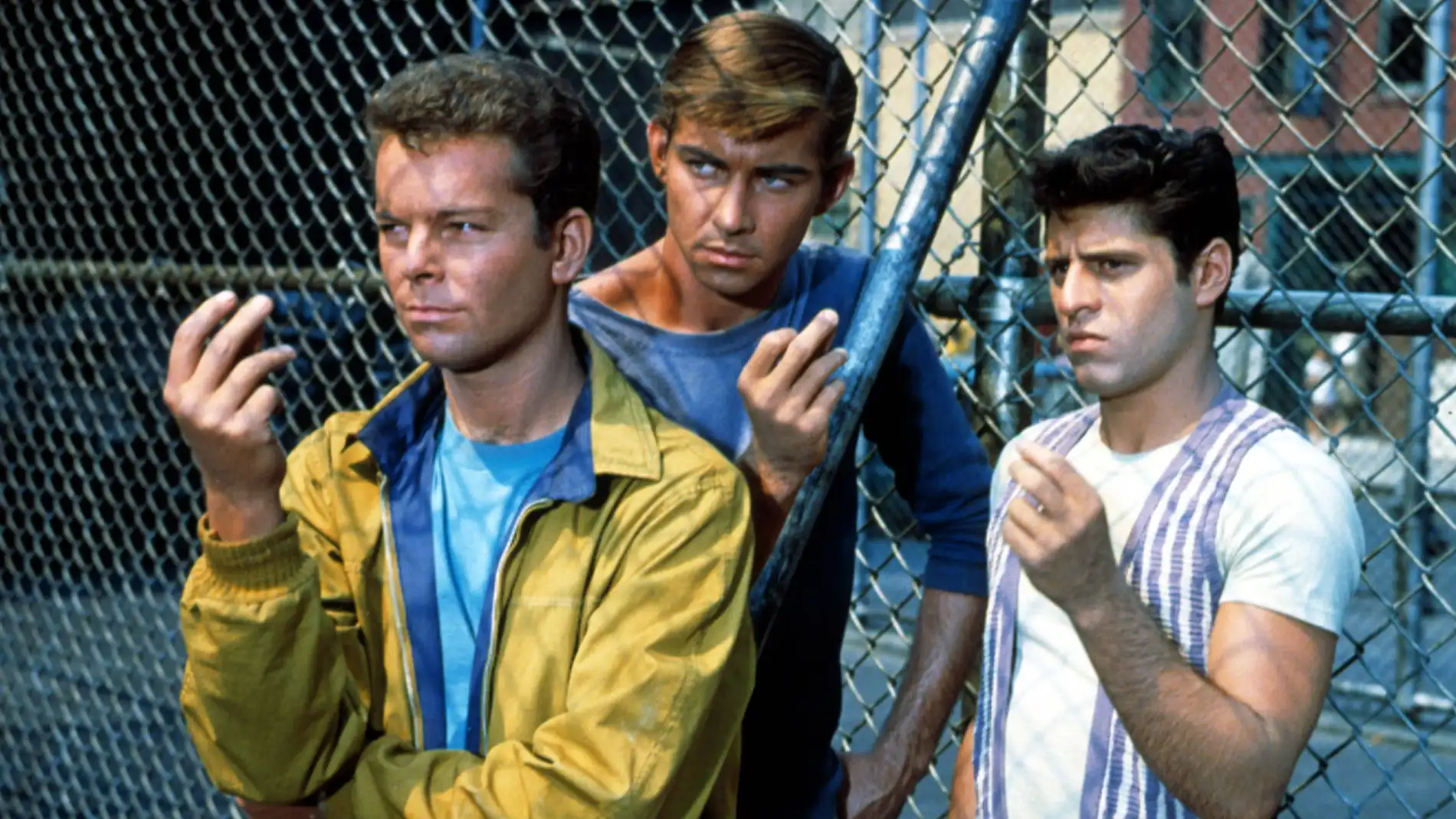 Russ Tamblyn, Tucker Smith y Tony Mordente en West Side Story Russ Tamblyn, Tucker Smith y Tony Mordente en West Side Story