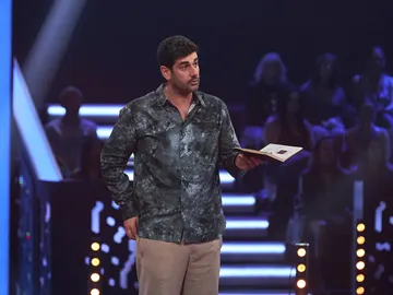 Melendi anima a esta talent tras su fallo durante la canción: “Yo hago de esas diez por concierto” Melendi anima a esta talent tras su fallo durante la canción: “Yo hago de esas diez por concierto”