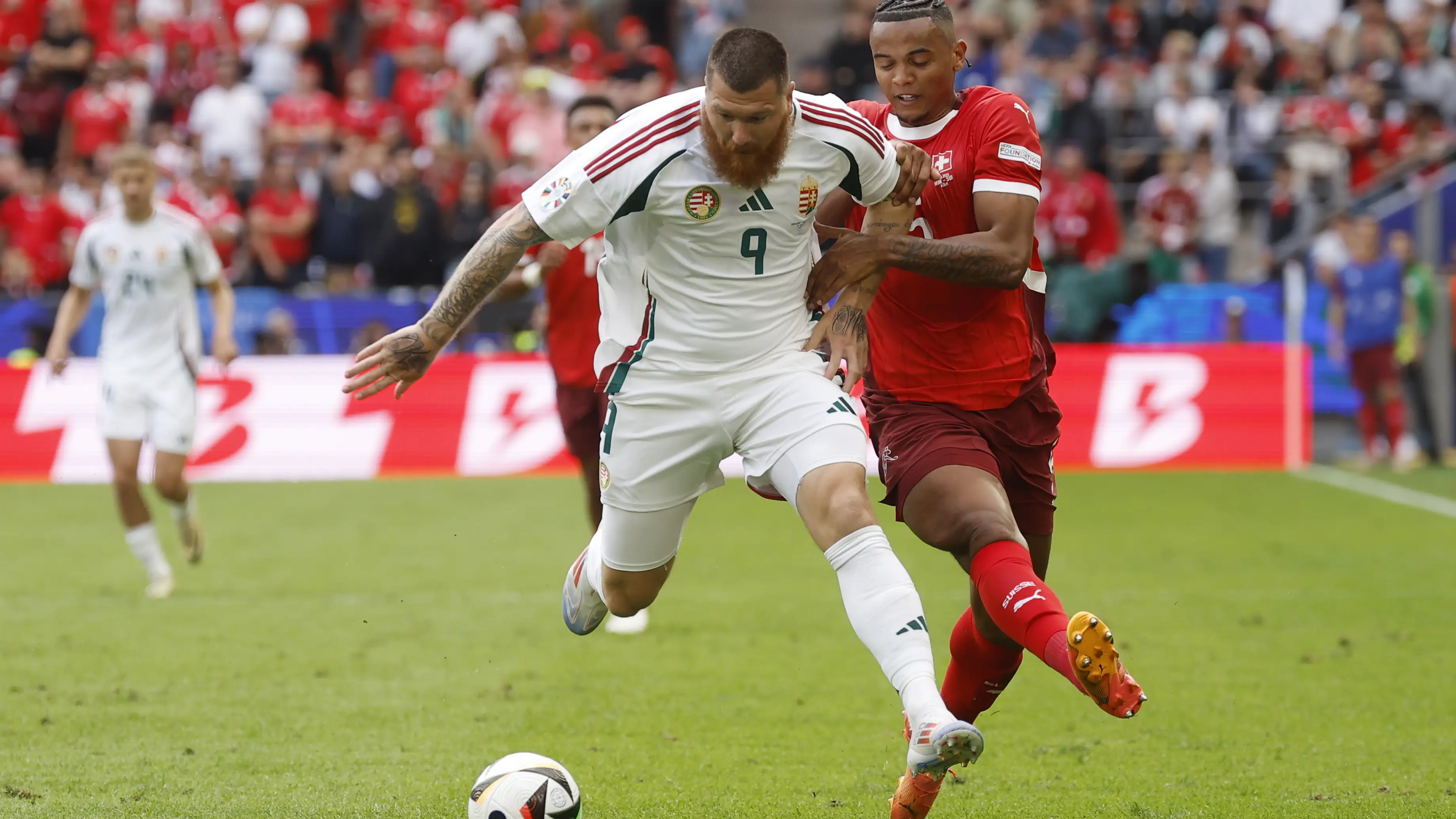 Martin Ádám, delantero de Hungría, durante el partido ante Suiza de la Eurocopa 2024 Martin Ádám, delantero de Hungría, durante el partido ante Suiza de la Eurocopa 2024