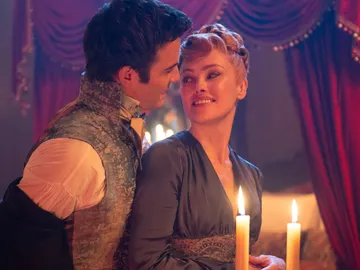 Luke Thompson y Hannah New como Benedict y Lady Tilleyen en la temporada 3 de Los Bridgerton Luke Thompson y Hannah New como Benedict y Lady Tilleyen en la temporada 3 de Los Bridgerton