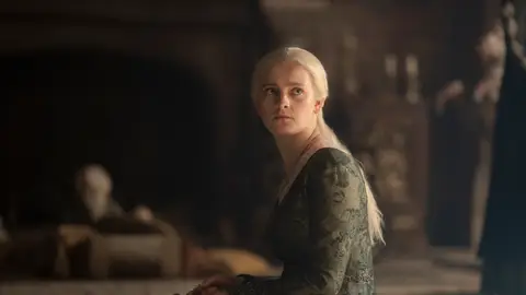 Phia Saban como Helaena Targaryen en La Casa del Dragón