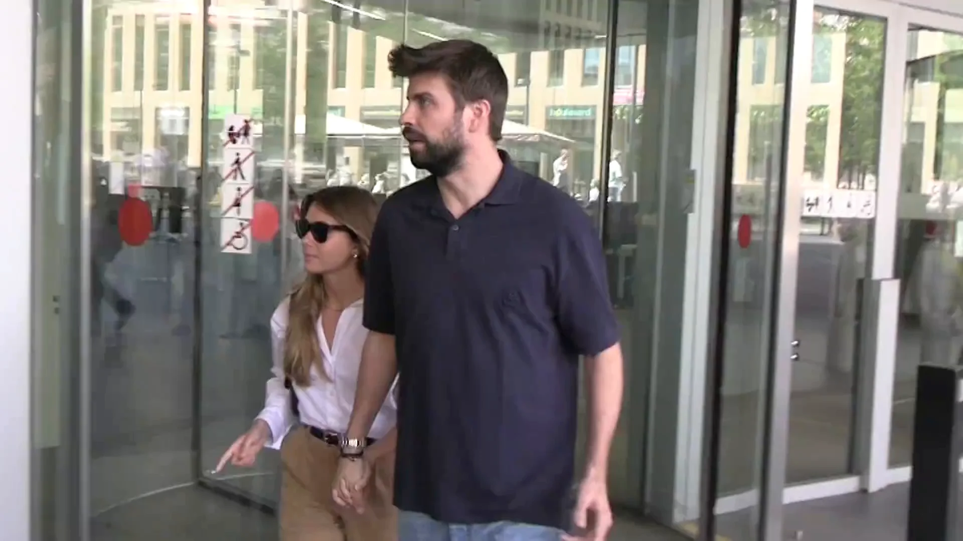 Gerard Piqué y Clara Chía, más unidos que nunca en el juicio contra un fotógrafo por sentirse acosada Gerard Piqué y Clara Chía, más unidos que nunca en el juicio contra un fotógrafo por sentirse acosada