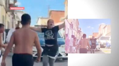 Vecinos de Atarfe destrozan con barras de hierro y piedras un coche patrulla de la Guardia Civil