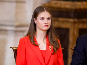 La Princesa Leonor con un total look rojo de Roberto Verino