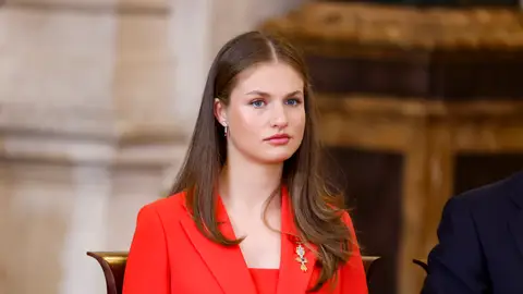 La Princesa Leonor con un total look rojo de Roberto Verino La Princesa Leonor con un total look rojo de Roberto Verino