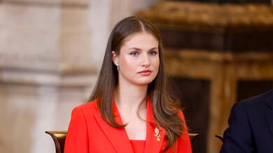 La princesa Leonor acapara el protagonismo con un traje en el color fetiche de su madre, la reina Letizia