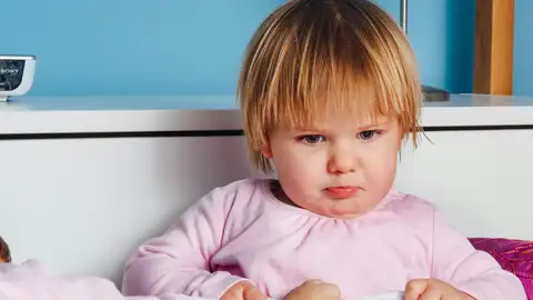 Bebé de casi 2 años de edad Bebé de casi 2 años de edad