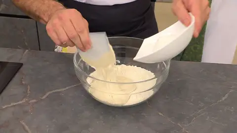 Tápala con film de cocina y deja que repose Tápala con film de cocina y deja que repose