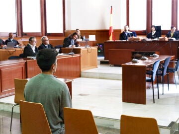 La Audiencia de Barcelona juzga al acusado de la violación de Igualada