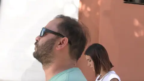 Antonio Tejado y su novia Samara saliendo de su domicilio Antonio Tejado y su novia Samara saliendo de su domicilio