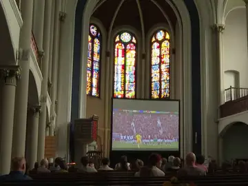 Imagen de la iglesia de Berlín en la que se puede ver la Eurocopa en una iglesia Imagen de la iglesia de Berlín en la que se puede ver la Eurocopa en una iglesia