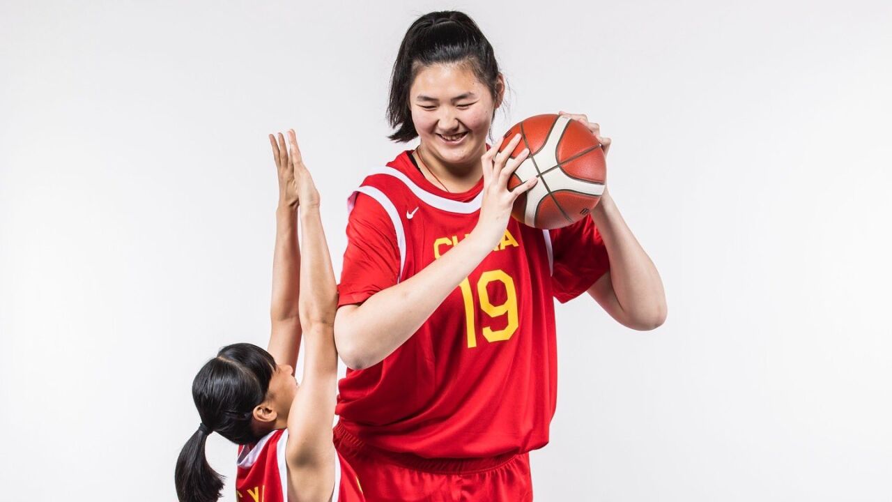 Zhang Ziyu, La Jugadora China De 17 Años Y 2,20 M Llamada A Reinar En ...