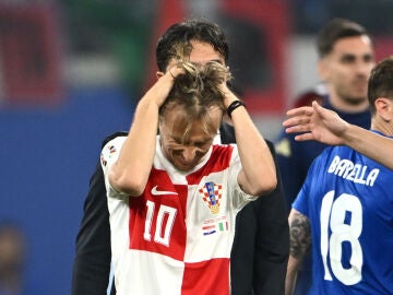Modric reacciona al final del partido ante Italia