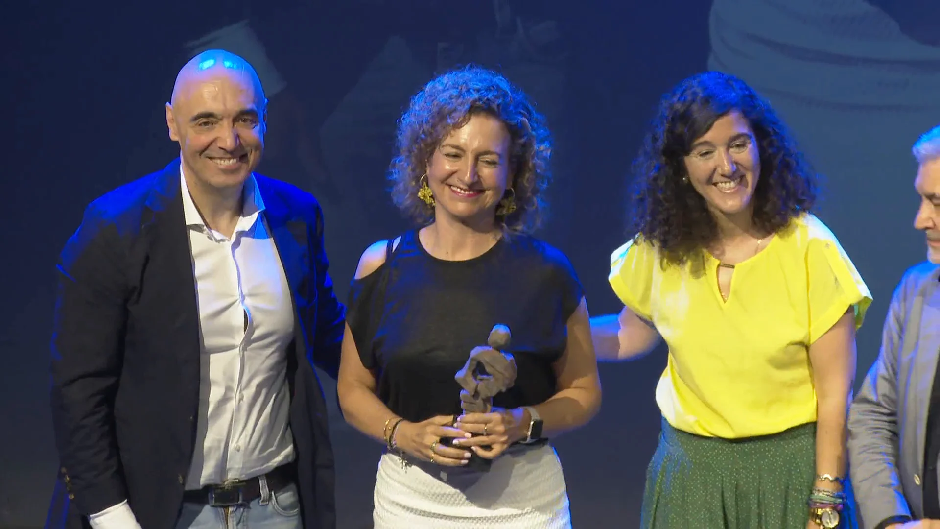 Mónica Prado, jefa del Área Digital de Antena 3 Noticias, recoge el Premio VivoFácil 2024 Mónica Prado, jefa del Área Digital de Antena 3 Noticias, recoge el Premio VivoFácil 2024