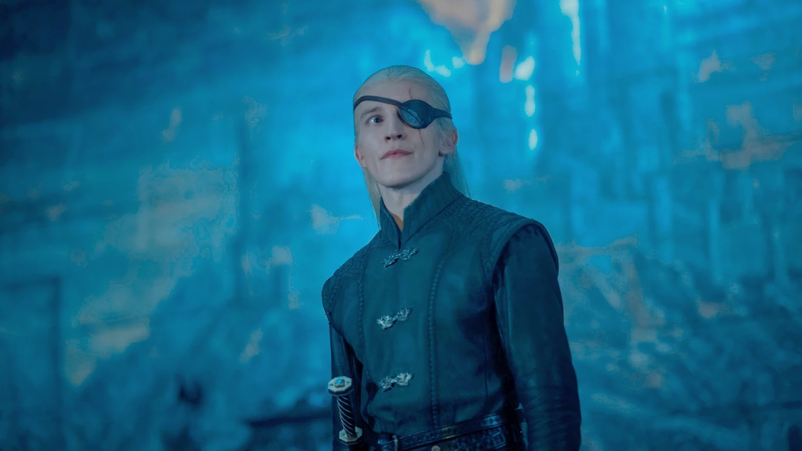 Ewan Mitchell, Aemond Targaryen en La Casa del Drag&oacute;n