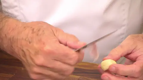 Pelar ajo y verduras Pelar ajo y verduras