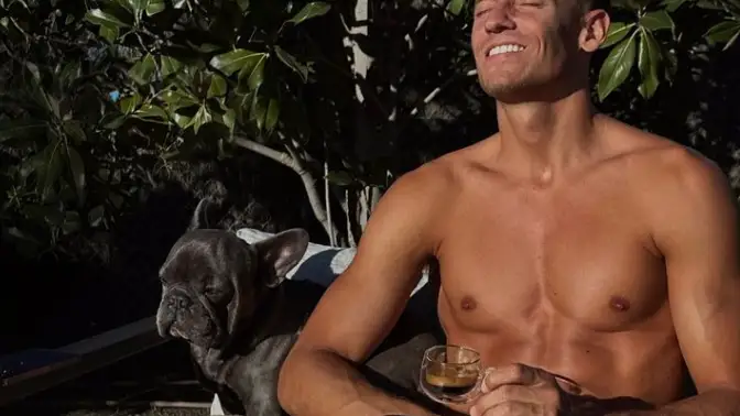 Marcos Llorente tomando el sol Marcos Llorente tomando el sol