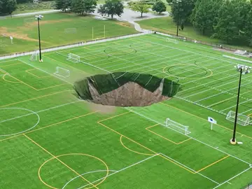 El enorme socavón en los campos de Illinois El enorme socavón en los campos de Illinois