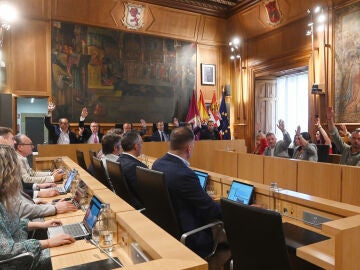 Un momento del pleno de la Diputación de León, donde se ha aprobado una moción que pide la autonomía de la Región Leonesa