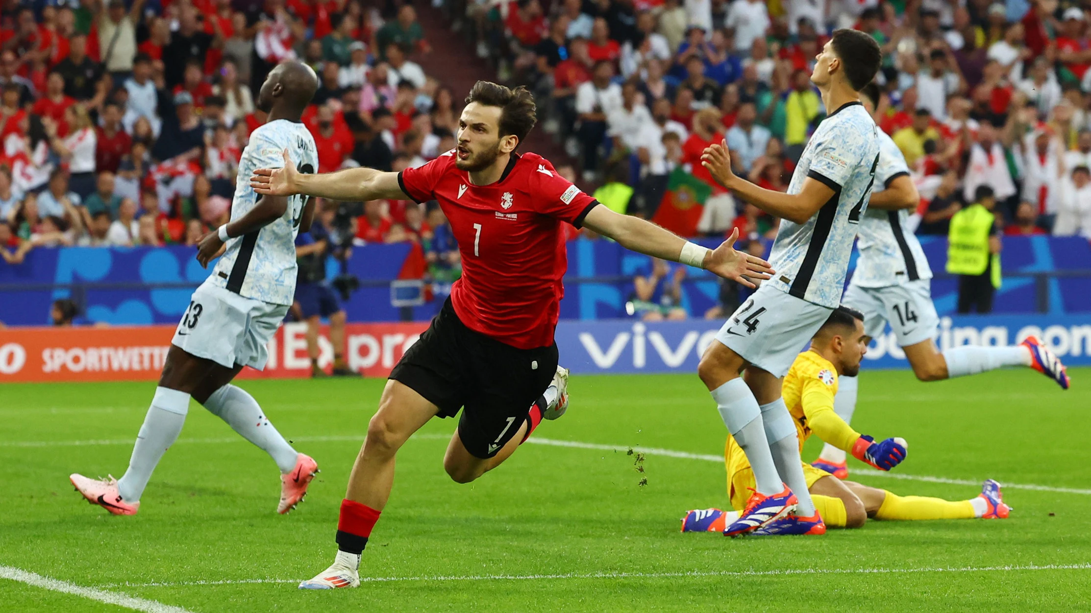 Khvicha Kvaratskhelia celebra su gol ante Portugal Khvicha Kvaratskhelia celebra su gol ante Portugal