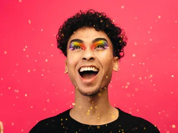 Maquillaje para celebrar el Orgullo  Maquillaje para celebrar el Orgullo