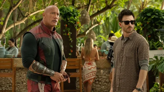 Dwayne Johnson y Chris Evans en Red One Dwayne Johnson y Chris Evans en Red One