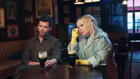 Nicola Coughlan y Luke Newton, actores de Los Bridgerton Nicola Coughlan y Luke Newton, actores de Los Bridgerton