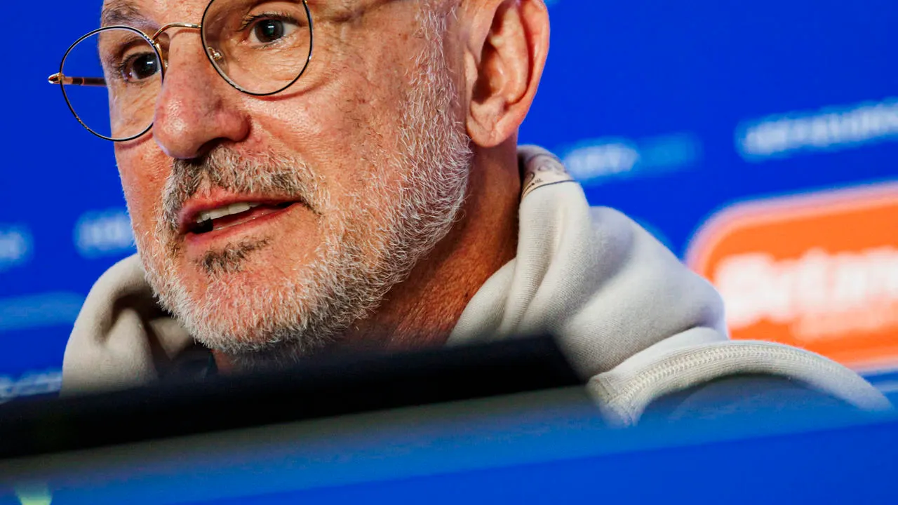 De la Fuente en rueda de prensa