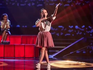 ¡Pura ternura! Celia conquista a Rosario con un tema de Moncho en el Asalto Final ¡Pura ternura! Celia conquista a Rosario con un tema de Moncho en el Asalto Final