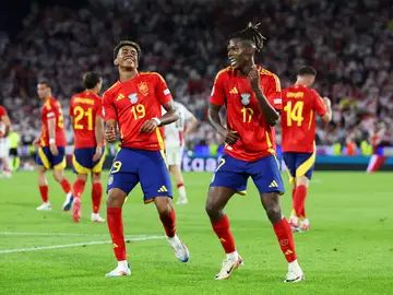 Lamine Yamal e Nico Williams bailan tras el gol del segundo Lamine Yamal e Nico Williams bailan tras el gol del segundo