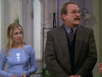 Melissa Joan Hart junto a Martin Mull