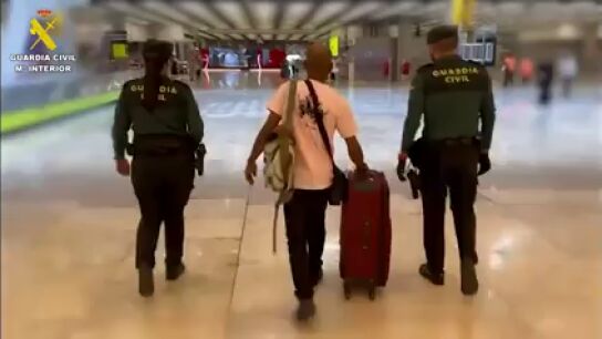 Una de las detenciones por tr&aacute;fico de drogas en el aeropuerto de Barajas
