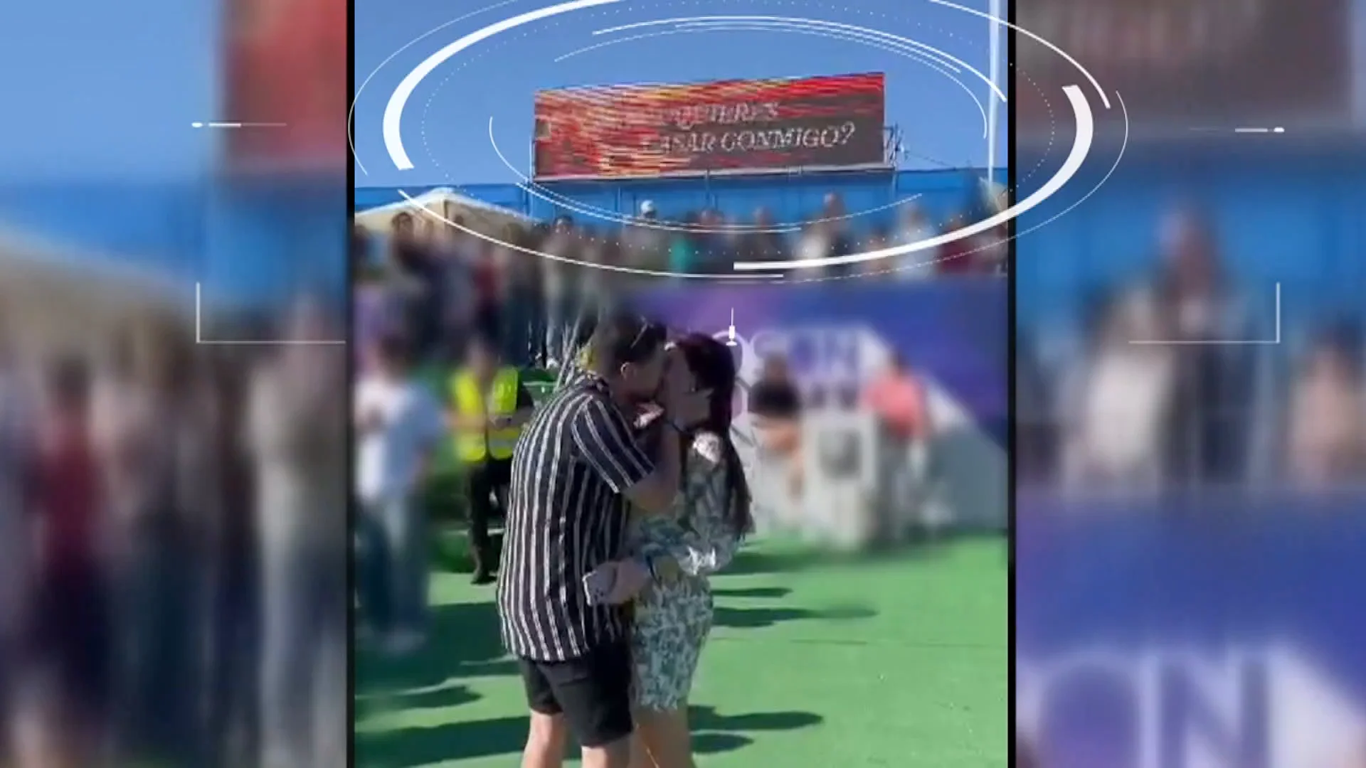 Pedir matrimonio en público tiene sus riesgos... ¡Pero no siempre sale mal!: "Me hizo muchísima ilusión" Pedir matrimonio en público tiene sus riesgos... ¡Pero no siempre sale mal!: "Me hizo muchísima ilusión"