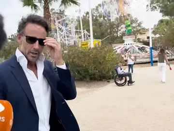 Álvaro Muñoz Escassi e Hiba Abouk, inseparables en un evento organizado por 'El Turronero' Álvaro Muñoz Escassi e Hiba Abouk, inseparables en un evento organizado por 'El Turronero'