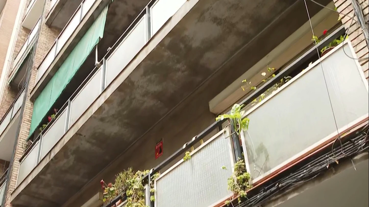 La fachada del edificio La fachada del edificio