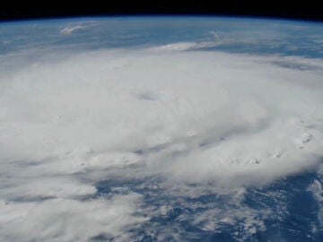 El huracán Beryl alcanza categoria 5 y se dirige a México