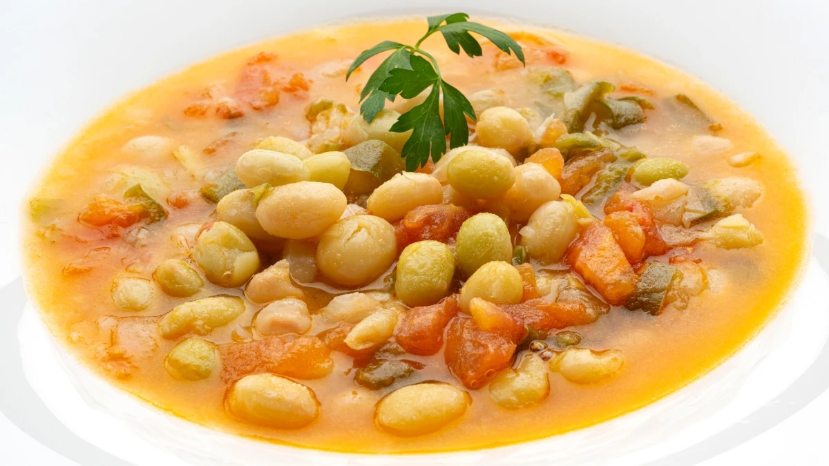 Receta de pochas con verduras, de Karlos Arguiñano: "Uno de los platos estrella de San Fermín" Receta de pochas con verduras, de Karlos Arguiñano: "Uno de los platos estrella de San Fermín"